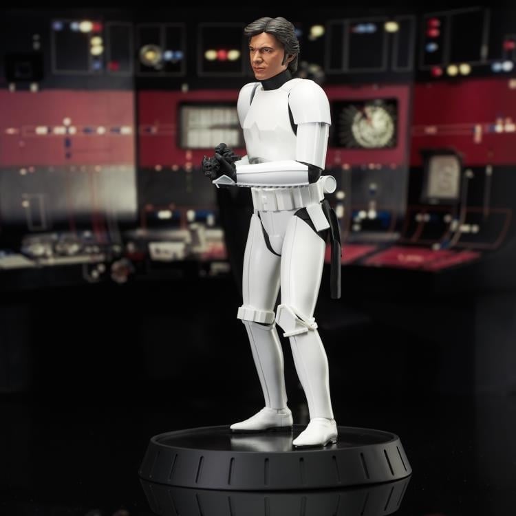 Star Wars: A New Hope Milestones Han Solo (Stormtrooper Disguise) 1/6 Scale Limited Edition Exclusive Statue Gallery Image 4