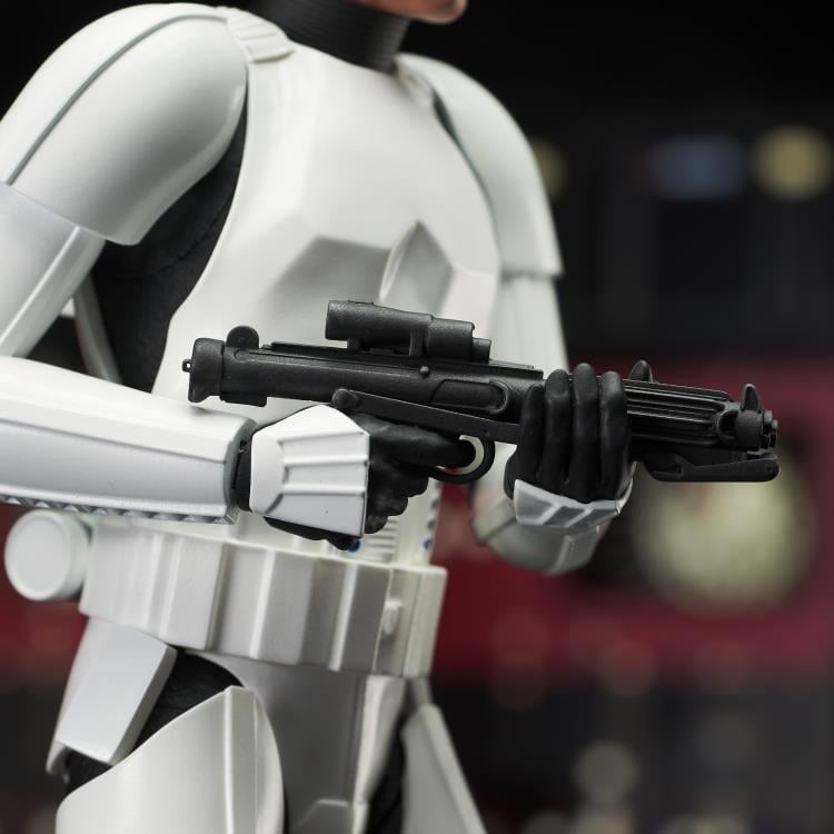 Star Wars: A New Hope Milestones Han Solo (Stormtrooper Disguise) 1/6 Scale Limited Edition Exclusive Statue Gallery Image 12