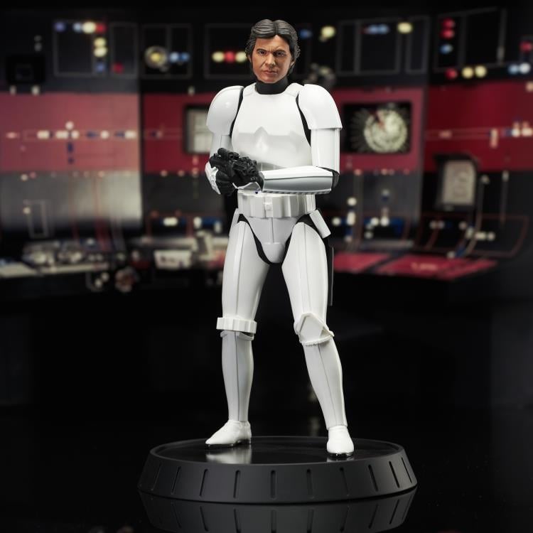 Star Wars: A New Hope Milestones Han Solo (Stormtrooper Disguise) 1/6 Scale Limited Edition Exclusive Statue Gallery Image 3