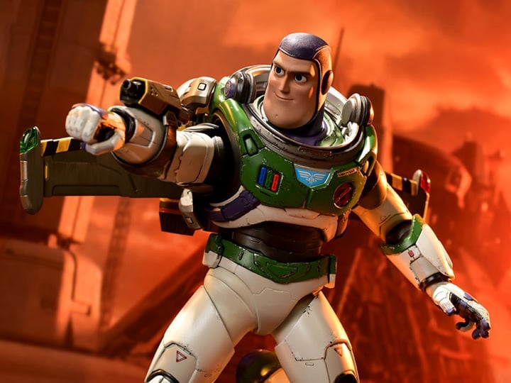 Lightyear MMS635 Buzz Lightyear (Space Ranger Alpha) Deluxe 1/6th Scale Collectible Figure Gallery Image 1