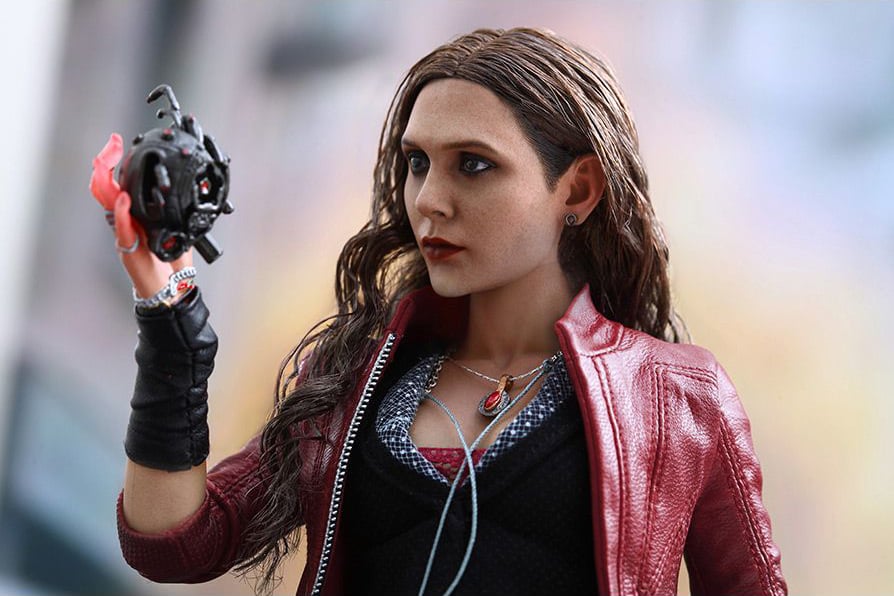 Avengers: Age of Ultron MMS301 Scarlet Witch 1/6th Scale Collectible Figure Gallery Image 8
