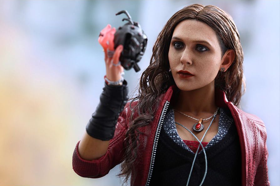 Avengers: Age of Ultron MMS301 Scarlet Witch 1/6th Scale Collectible Figure Gallery Image 9
