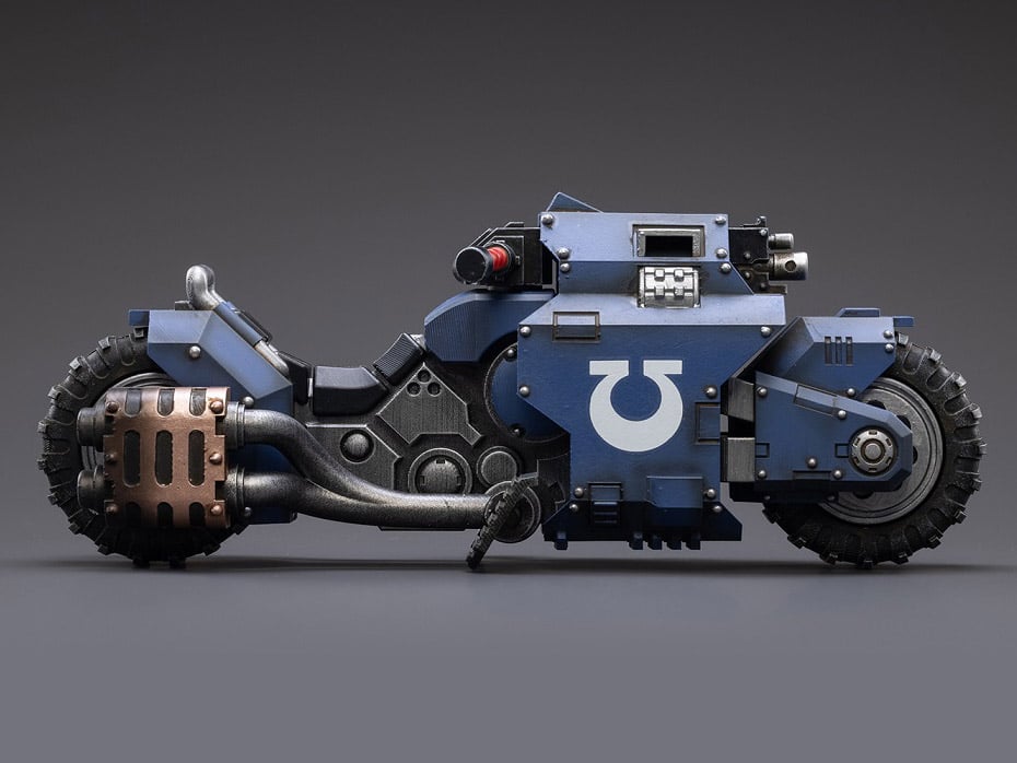 Warhammer 40k Ultramarines Raider-Pattern Combat Bike 1/18 Scale Gallery Image 7