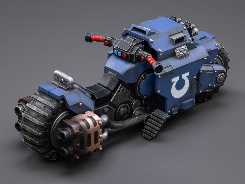 Warhammer 40k Ultramarines Raider-Pattern Combat Bike 1/18 Scale Gallery Image 5