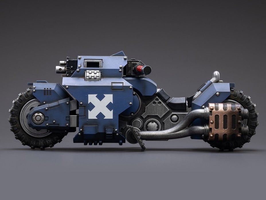 Warhammer 40k Ultramarines Raider-Pattern Combat Bike 1/18 Scale Gallery Image 11