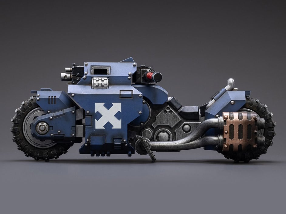 Warhammer 40k Ultramarines Raider-Pattern Combat Bike 1/18 Scale Gallery Image 6