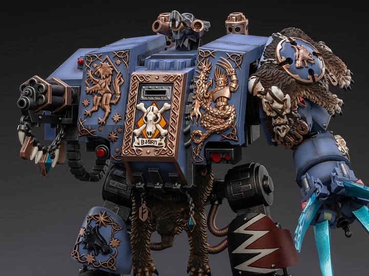 Warhammer 40K Space Wolves Bjorn The Fell-Handed 1/18 Scale Figure Gallery Image 1