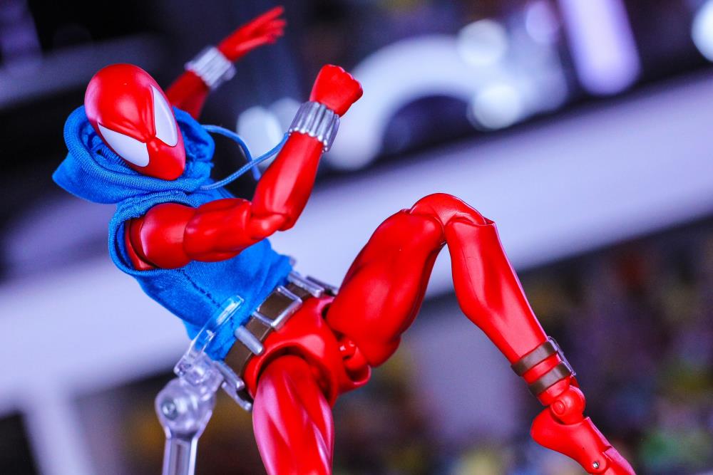 Marvel MAFEX No. 186 Scarlet Spider Figure | BigBadToyStore