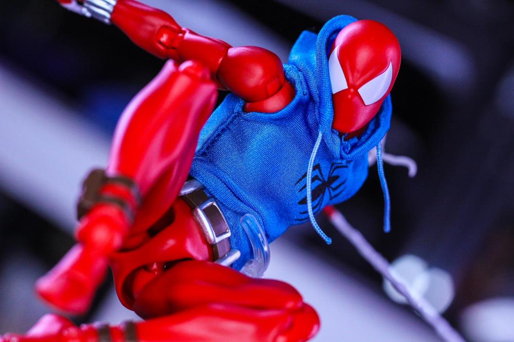 Marvel MAFEX No.186 Scarlet Spider (Comic Ver.) Action Figure Gallery Image 8