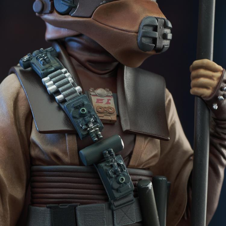 Star Wars: Return of the Jedi Premier Collection Leia in Boussh Disguise 1/7 Scale Limited Edition Statue Gallery Image 11
