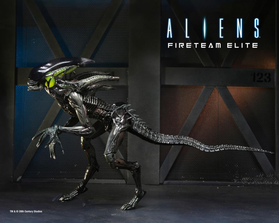 Aliens: Fireteam Elite Spitter Alien Action Figure Gallery Image 4