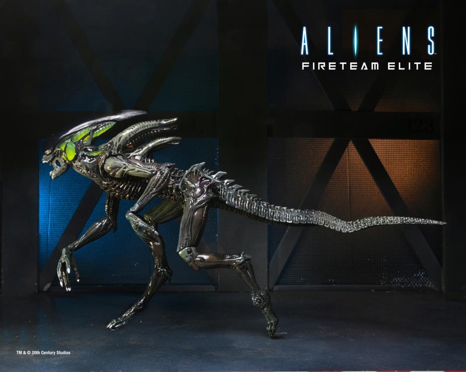 Aliens: Fireteam Elite Spitter Alien Action Figure Gallery Image 5
