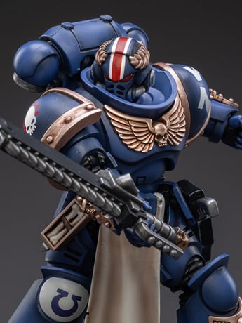 Warhammer 40K Ultramarines Primaris Lieutenant Horatius 1/18 Scale Figure Gallery Image 2