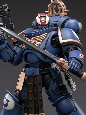 Warhammer 40K Ultramarines Primaris Lieutenant Amulius 1/18 Scale Figure Gallery Image 2