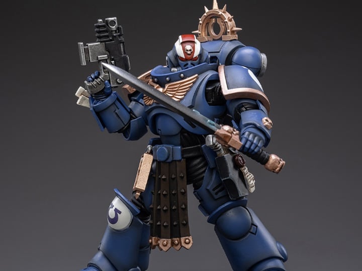 Warhammer 40K Ultramarines Primaris Lieutenant Amulius 1/18 Scale Figure Gallery Image 1