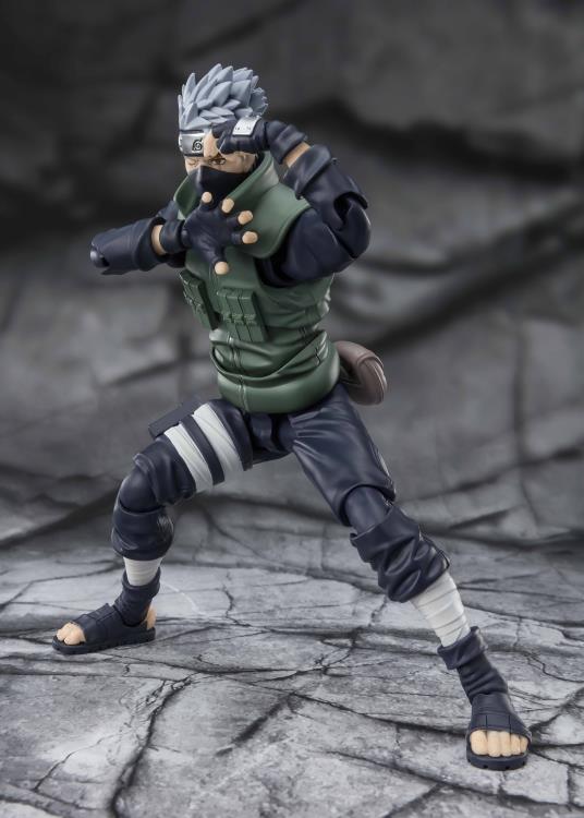 Naruto: Shippuden S.H.Figuarts Kakashi Hatake (Famed Sharingan Hero) Action Figure Gallery Image 6