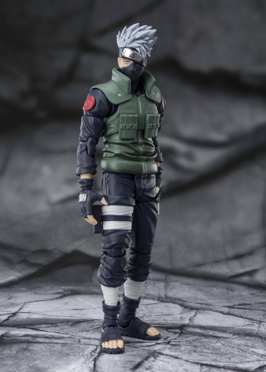 Naruto: Shippuden S.H.Figuarts Kakashi Hatake (Famed Sharingan Hero) Action Figure Gallery Image 4