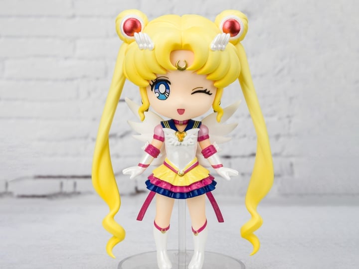 Sailor Moon Cosmos Figuarts mini Sailor Moon (Cosmos Edition) Gallery Image 1
