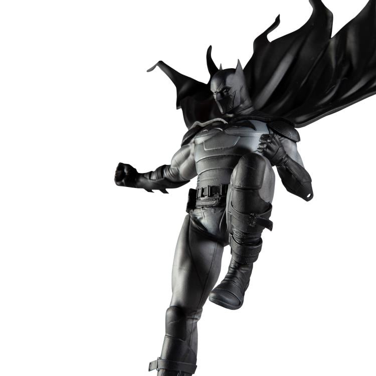 Batman Black and White Batman (Oliver Coipel) 1/10 Scale Statue Gallery Image 4