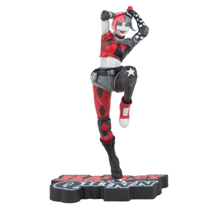 DC Comics Red, White & Black Harley Quinn (Derrick Chew) Statue Gallery Image 3