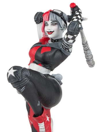 DC Comics Red, White & Black Harley Quinn (Derrick Chew) Statue Gallery Image 2