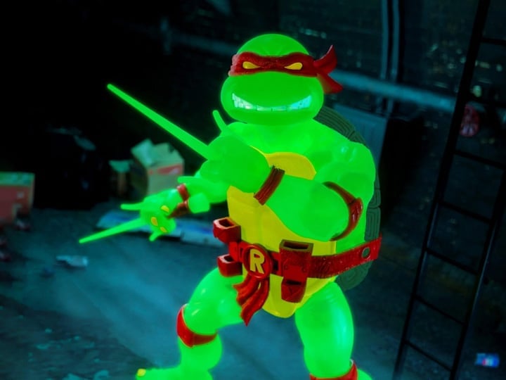 Teenage Mutant Ninja Turtles ULTIMATES! Mutagen Ooze Glow Raphael
