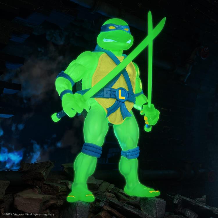 Teenage Mutant Ninja Turtles ULTIMATES! Mutagen Ooze Glow Leonardo Exclusive Action Figure Gallery Image 3