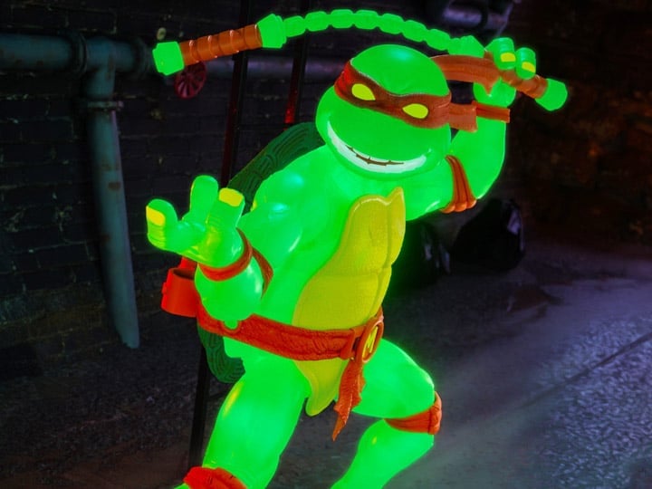 Teenage Mutant Ninja Turtles ULTIMATES! Mutagen Ooze Glow Michelangelo Exclusive Action Figure Gallery Image 1