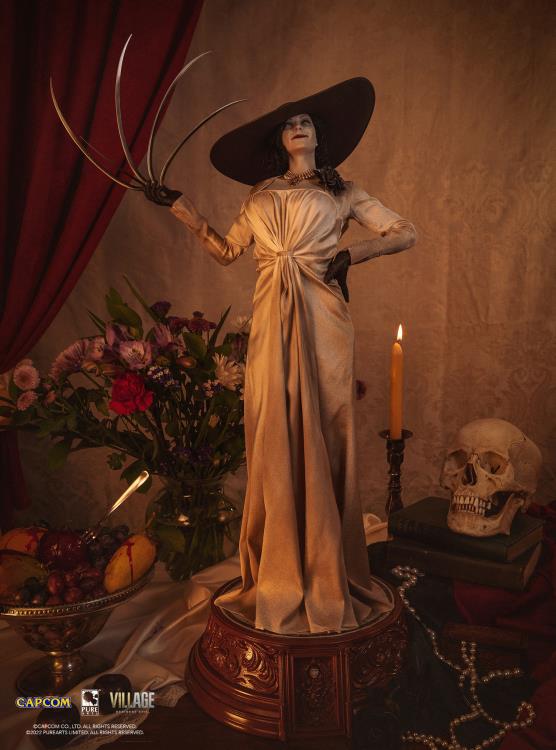 Resident Evil Village Lady Dimitrescu 1/4 Scale Statue Gallery Image 3