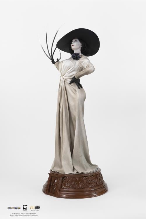 Resident Evil Village Lady Dimitrescu 1/4 Scale Statue Gallery Image 11