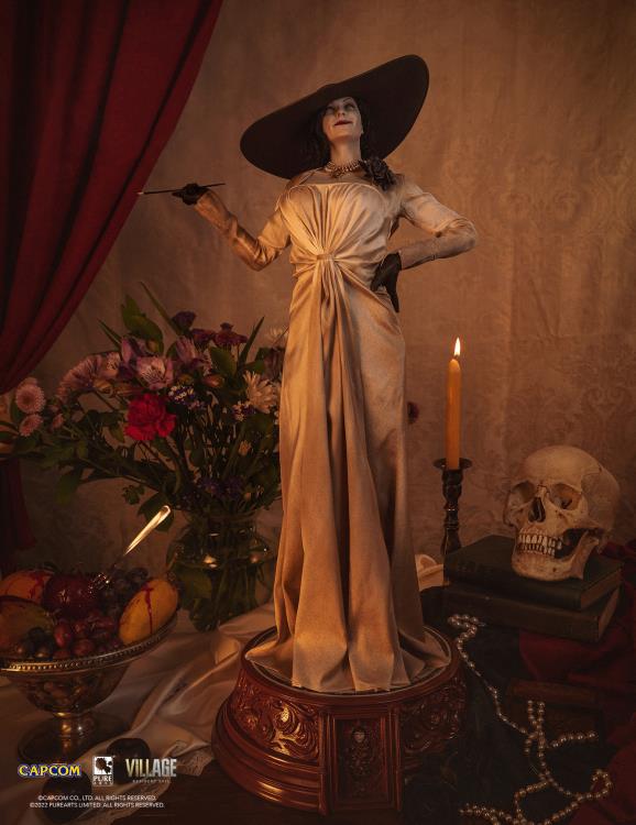 Resident Evil Village Lady Dimitrescu 1/4 Scale Statue Gallery Image 4