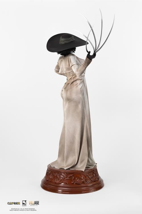Resident Evil Village Lady Dimitrescu 1/4 Scale Statue Gallery Image 8