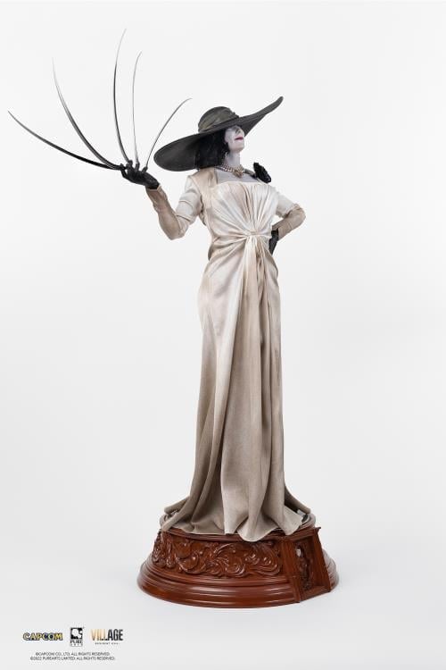 Resident Evil Village Lady Dimitrescu 1/4 Scale Statue Gallery Image 6