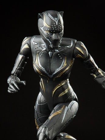 Black Panther: Wakanda Forever Marvel Legends Black Panther Action Figure Gallery Image 2
