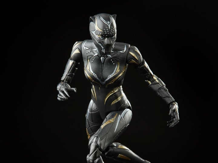 Black Panther: Wakanda Forever Marvel Legends Black Panther Action Figure Gallery Image 1