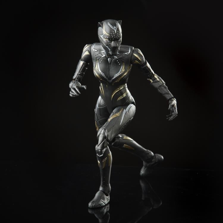 Black Panther: Wakanda Forever Marvel Legends Black Panther Action Figure Gallery Image 5