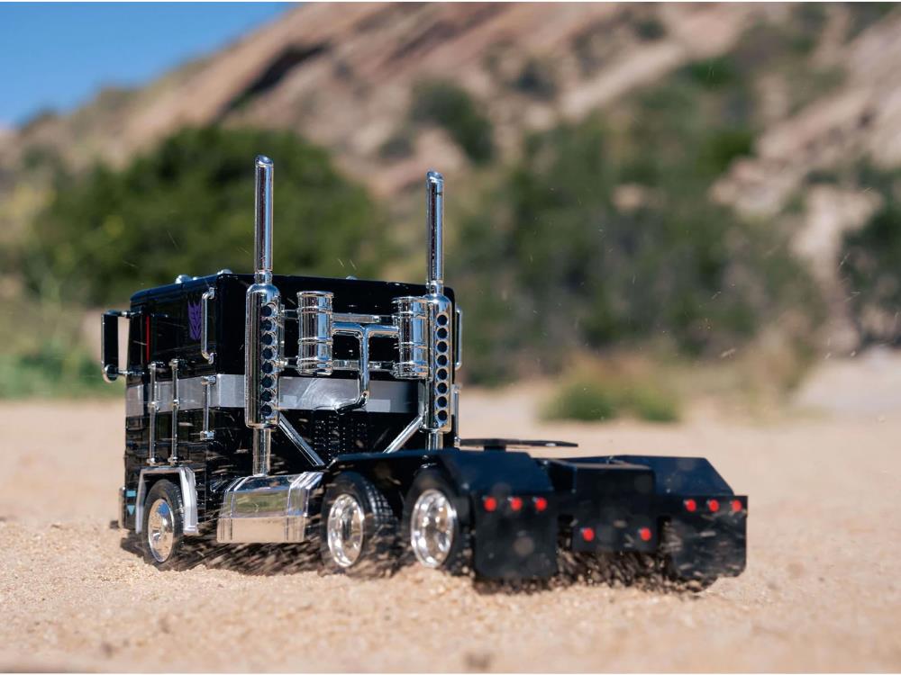 Transformers G1 Metals Die-Cast Nemesis Prime 1/24 Scale Vehicle Gallery Image 10