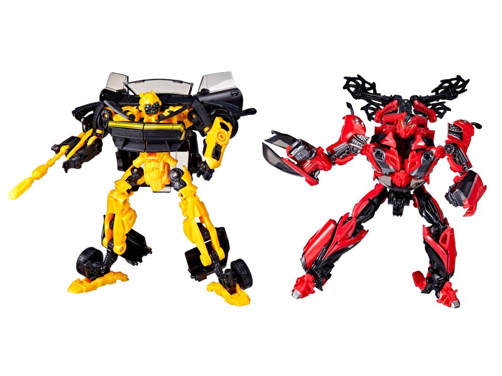 Transformers Buzzworthy Bumblebee Studio Series Deluxe Bumblebee & Stinger Two-Pack Gallery Image 3