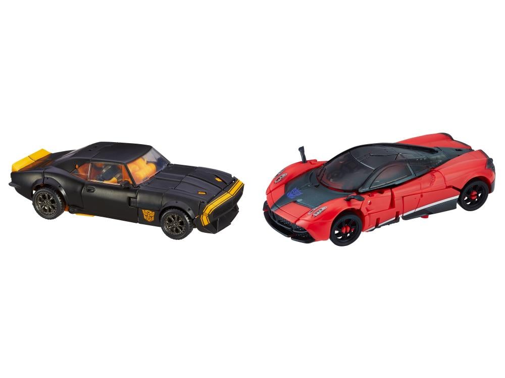 Transformers Buzzworthy Bumblebee Studio Series Deluxe Bumblebee & Stinger Two-Pack Gallery Image 6