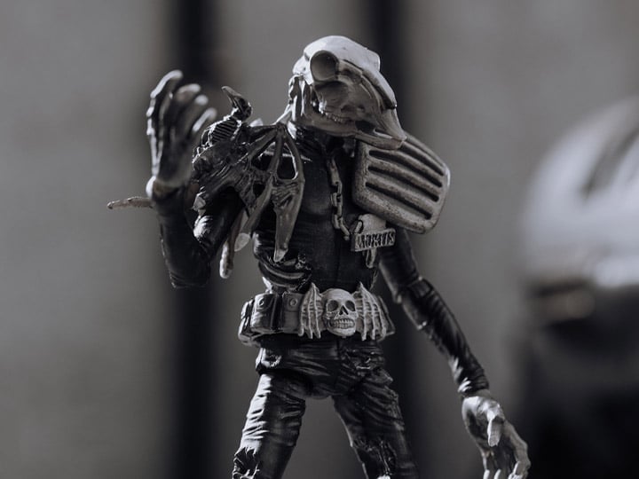 2000 AD Exquisite Mini Series Judge Mortis (Black & White) 1:18 Scale PX Previews Exclusive Figure Gallery Image 1