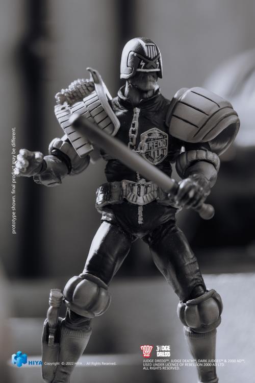 2000 AD Exquisite Mini Series Judge Dredd (Black & White) 1:18 Scale PX Previews Exclusive Figure Gallery Image 5