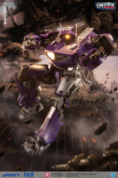 Transformers: Bumblebee Shockwave Model Kit Gallery Image 5