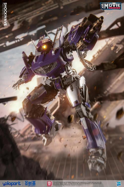 Transformers: Bumblebee Shockwave Model Kit Gallery Image 6