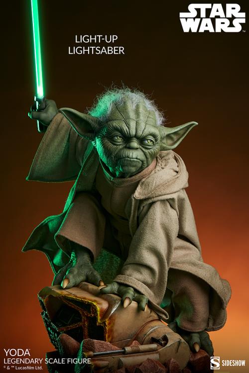 Star Wars Legendary Scale Yoda (Attack of the Clones) Gallery Image 14