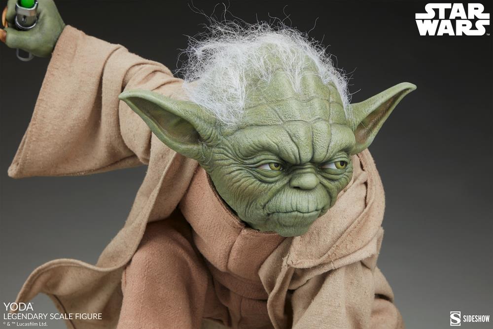 Star Wars Legendary Scale Yoda (Attack of the Clones) Gallery Image 9