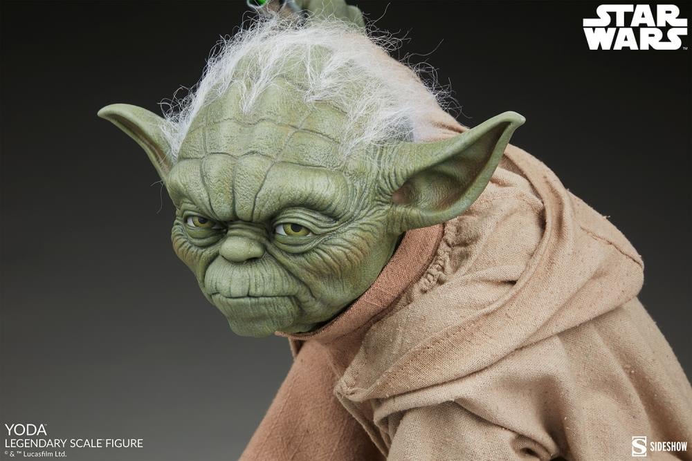 Star Wars Legendary Scale Yoda (Attack of the Clones) Gallery Image 8