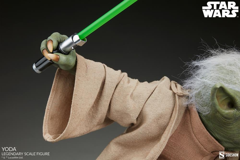 Star Wars Legendary Scale Yoda (Attack of the Clones) Gallery Image 10