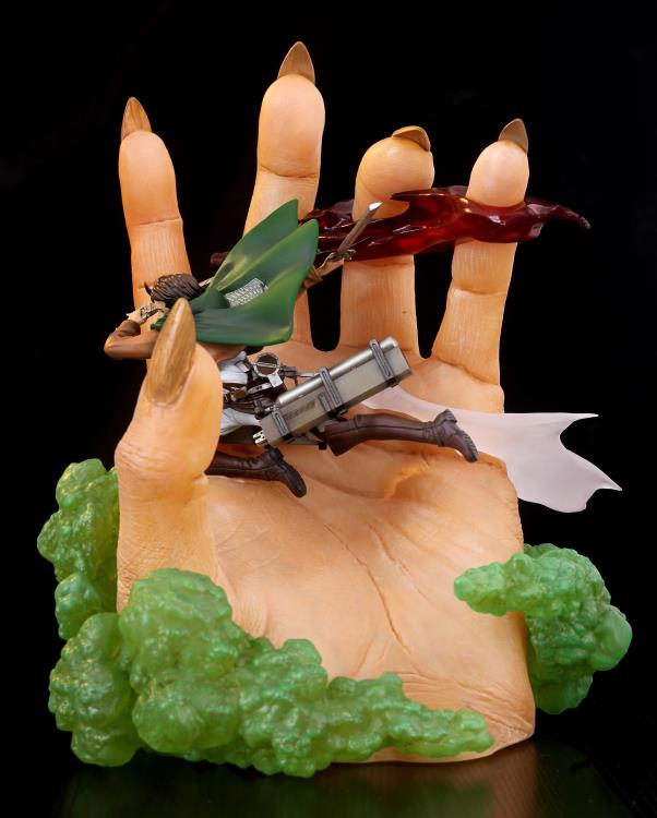 Attack on Titan Levi Ackerman vs Beast Titan 1/10 Scale Diorama Gallery Image 11