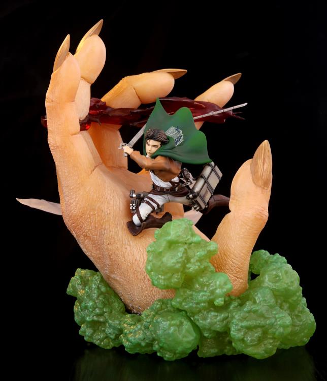 Attack on Titan Levi Ackerman vs Beast Titan 1/10 Scale Diorama Gallery Image 4