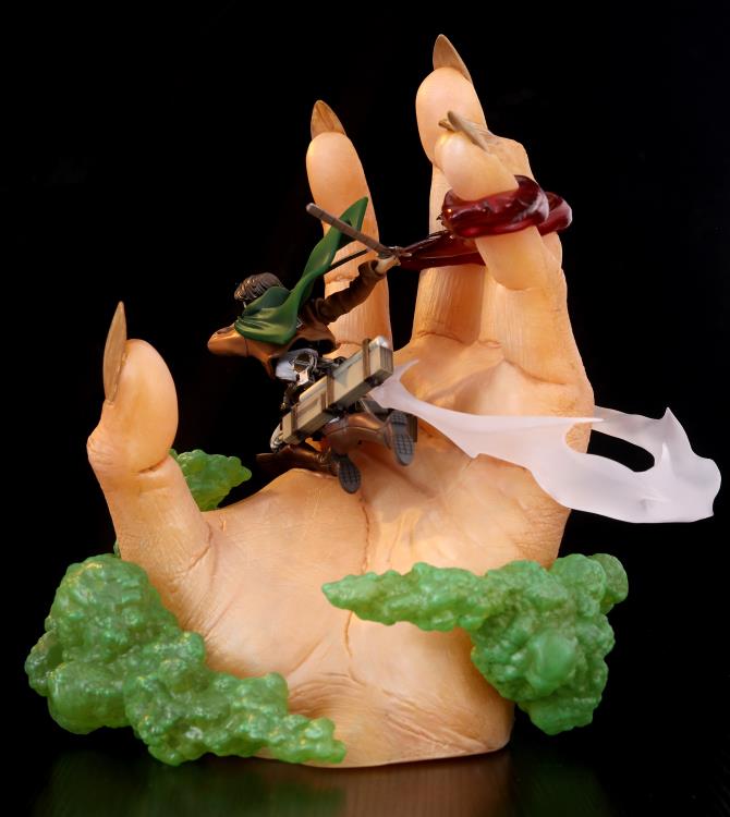 Attack on Titan Levi Ackerman vs Beast Titan 1/10 Scale Diorama Gallery Image 10